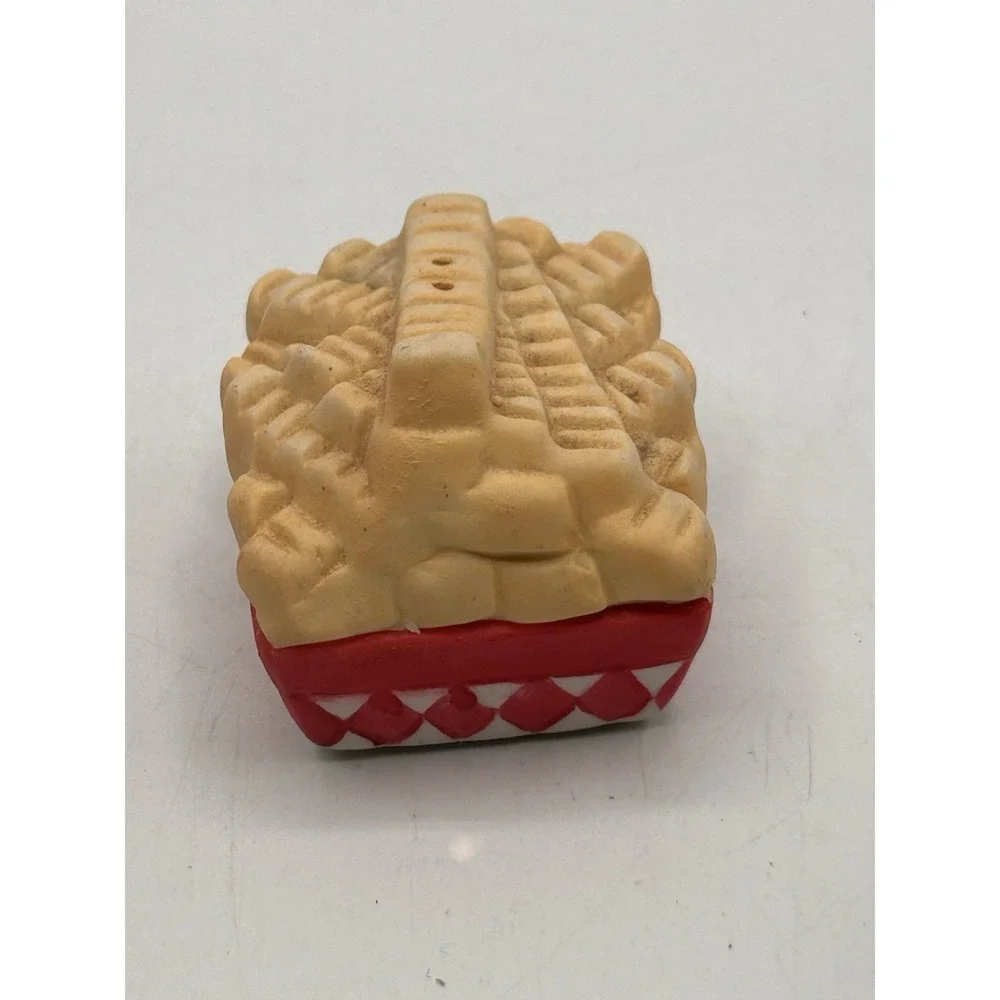 Vintage Freelance Inc. Burger & Fries Ceramic Salt & Pepper Shaker‎ Set